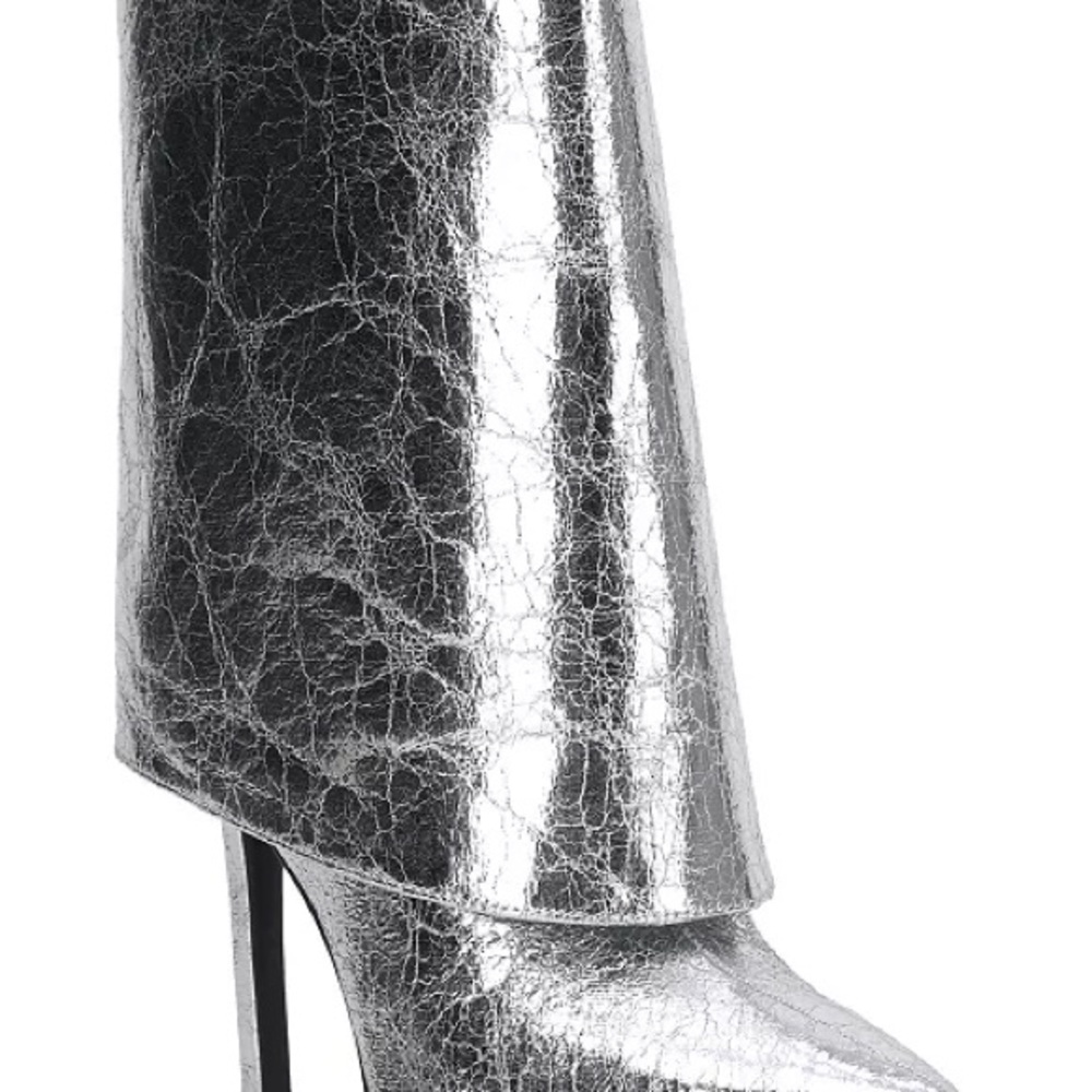 BRAND NEW NEVER WORN I.N.C Silver Boots size 6 (6 1/2 fits too) - Picture 2 of 5